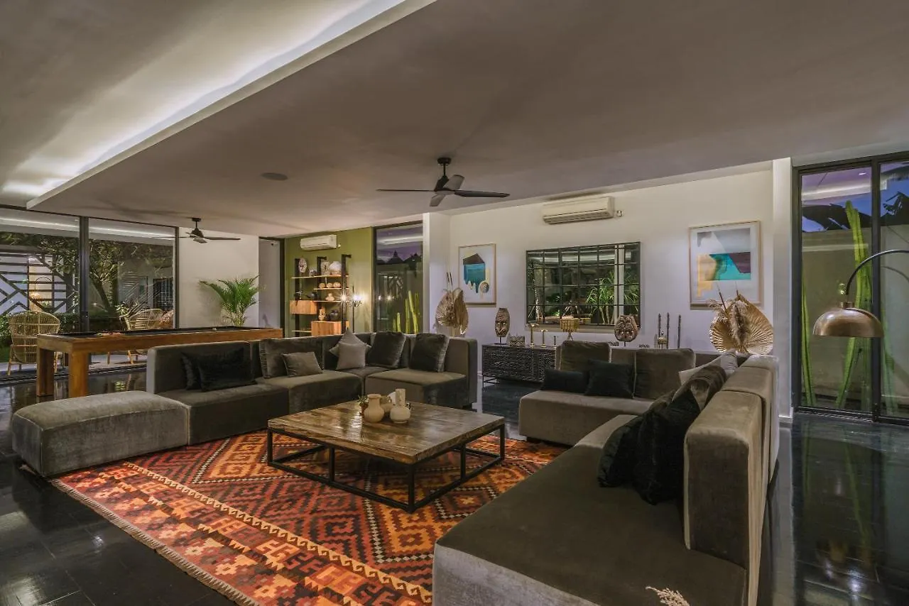 Villa Bull House Amazing 6 Bedrooms Contemporary Villa In Seminyak Indonesia