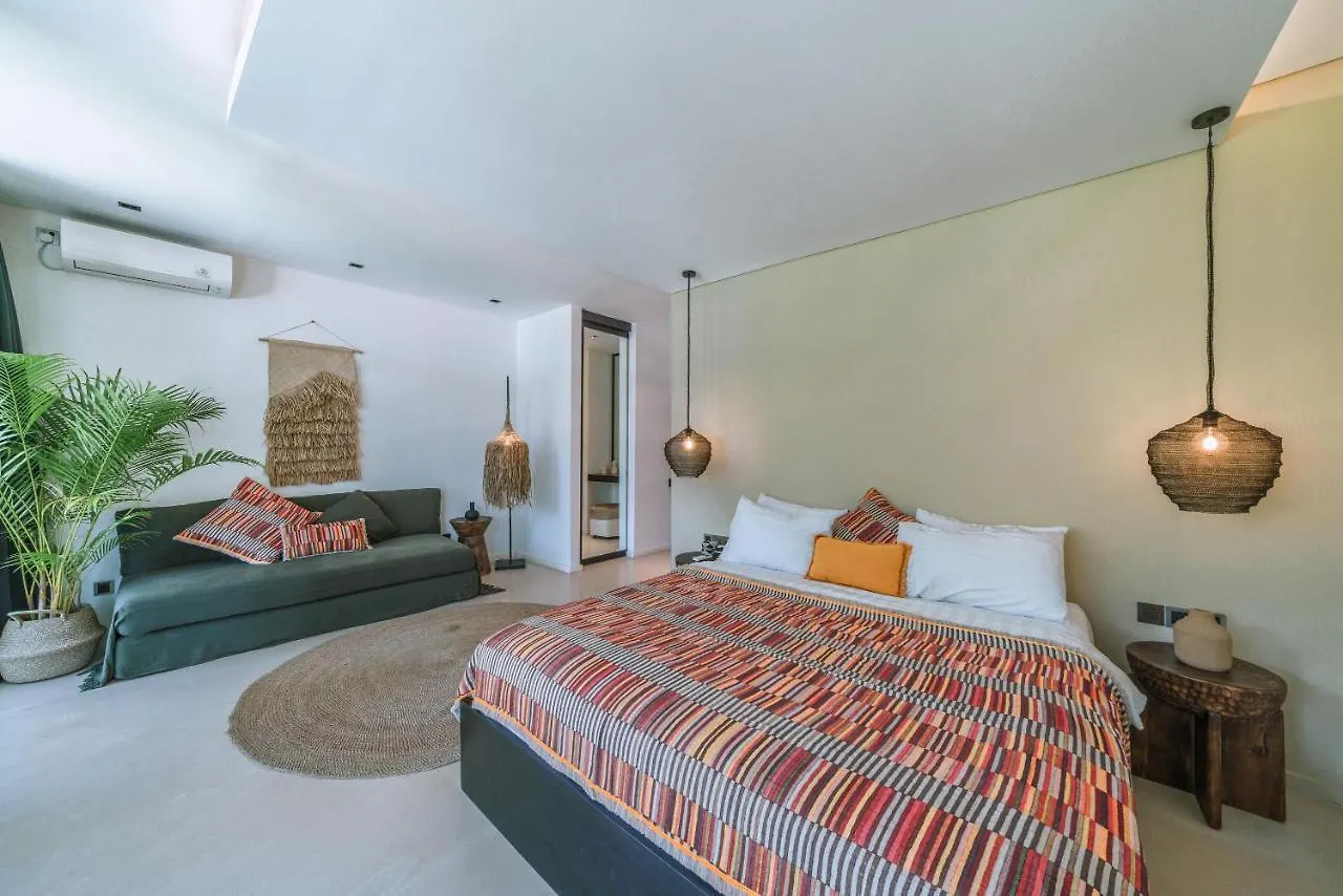 Villa Bull House Amazing 6 Bedrooms Contemporary Villa In Seminyak