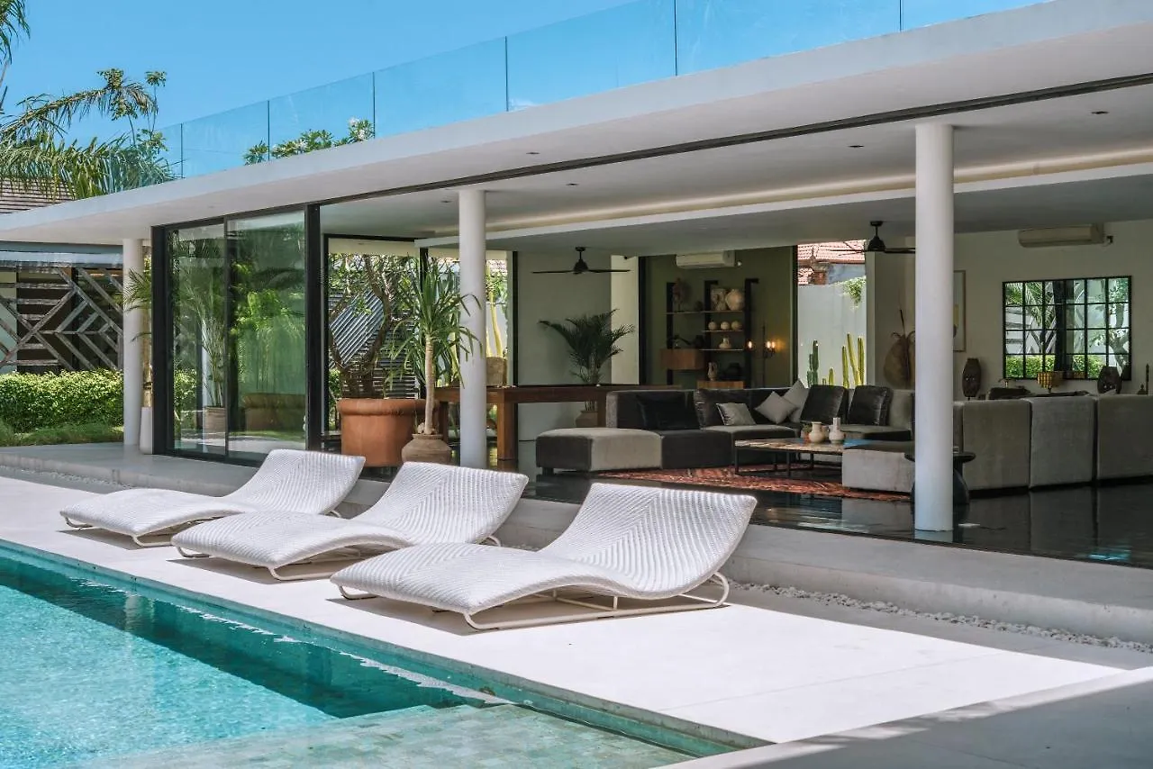 Villa Bull House Amazing 6 Bedrooms Contemporary Villa In Seminyak