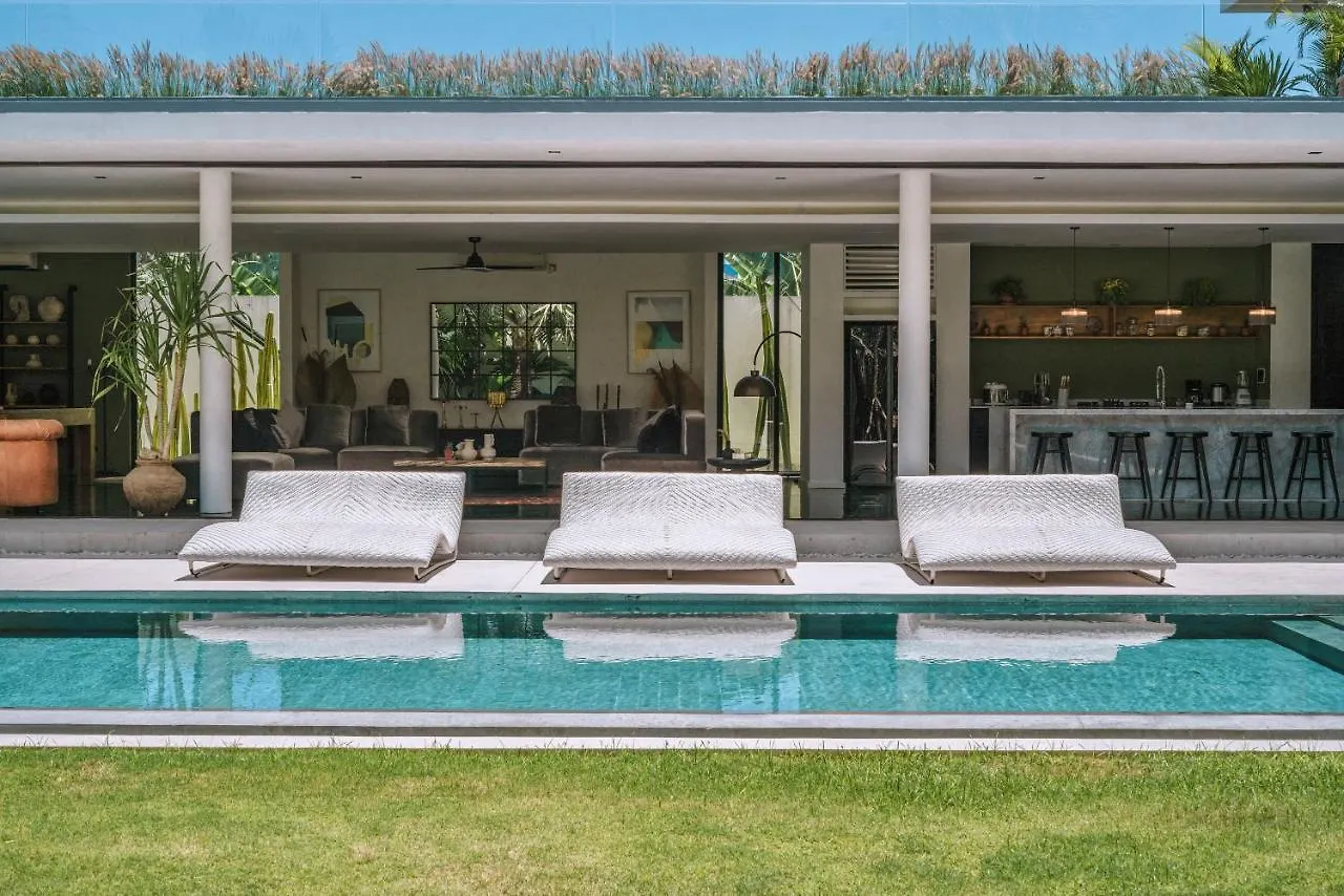 Villa Bull House Amazing 6 Bedrooms Contemporary Villa In Seminyak