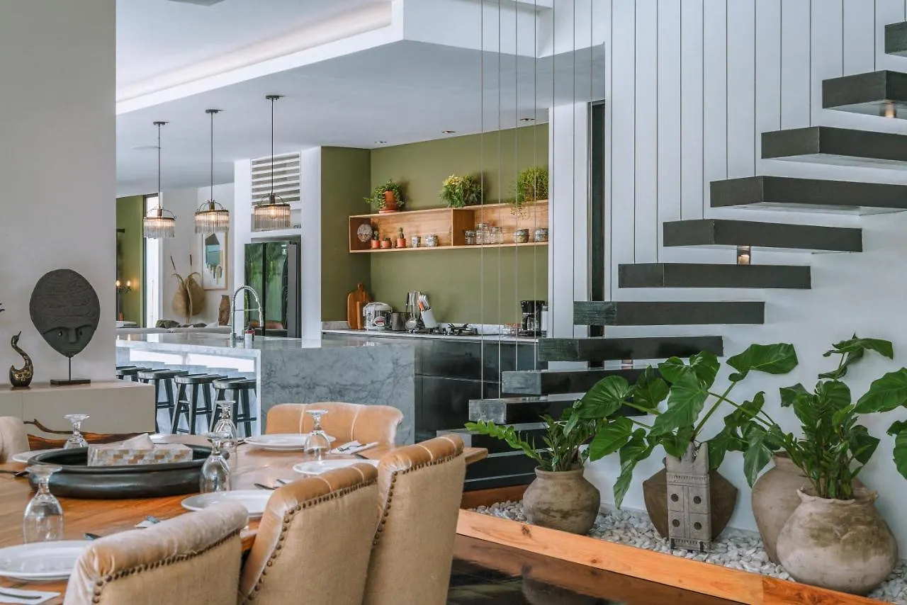 Villa Bull House Amazing 6 Bedrooms Contemporary Villa In Seminyak