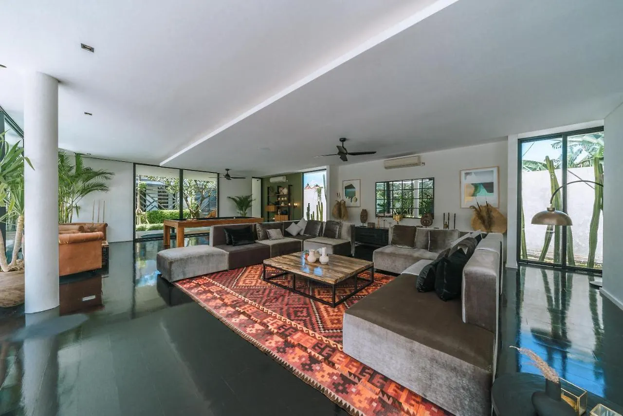 Villa Bull House Amazing 6 Bedrooms Contemporary Villa In Seminyak