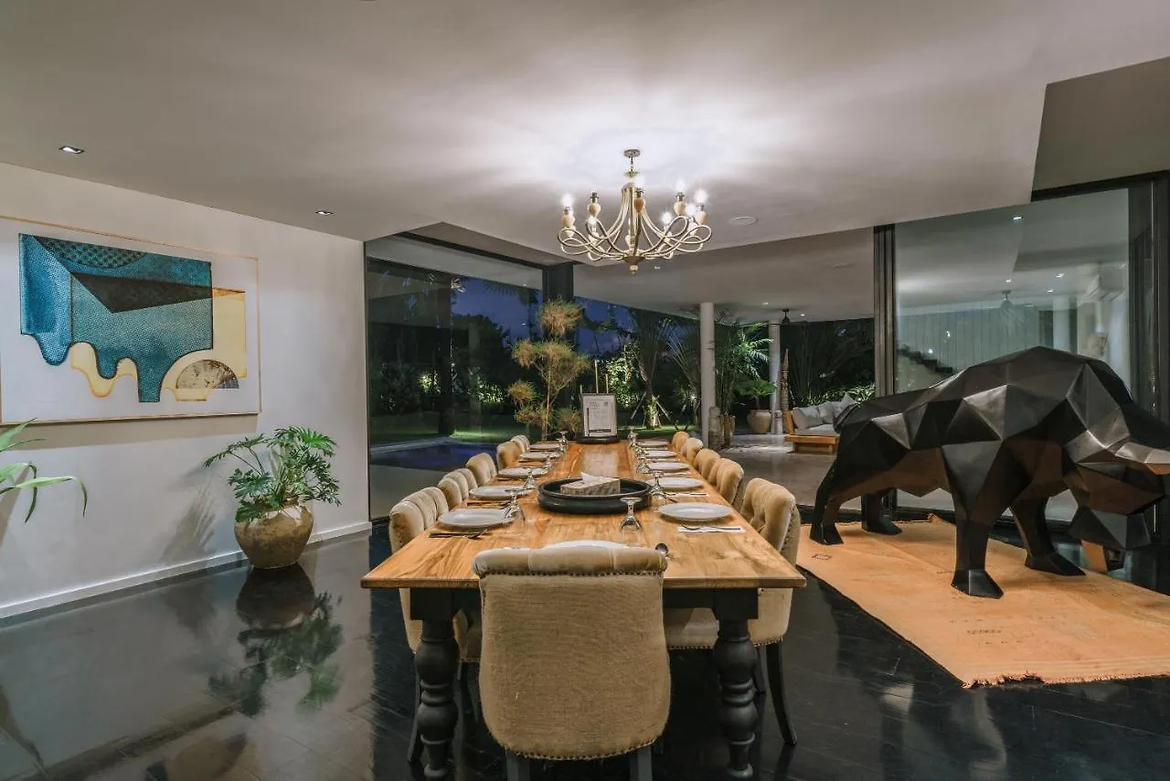 Villa Bull House Amazing 6 Bedrooms Contemporary Villa In Seminyak
