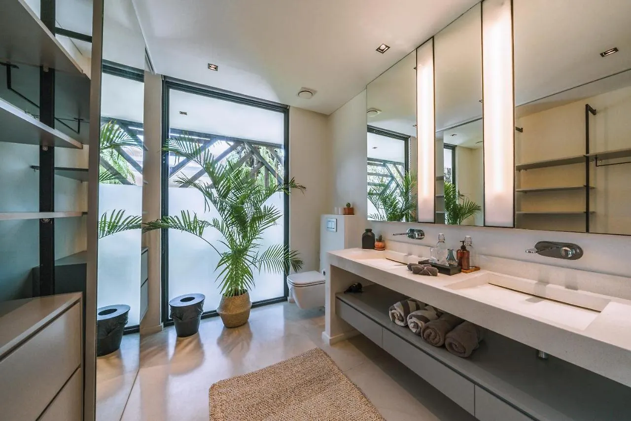 Villa Bull House Amazing 6 Bedrooms Contemporary Villa In Seminyak