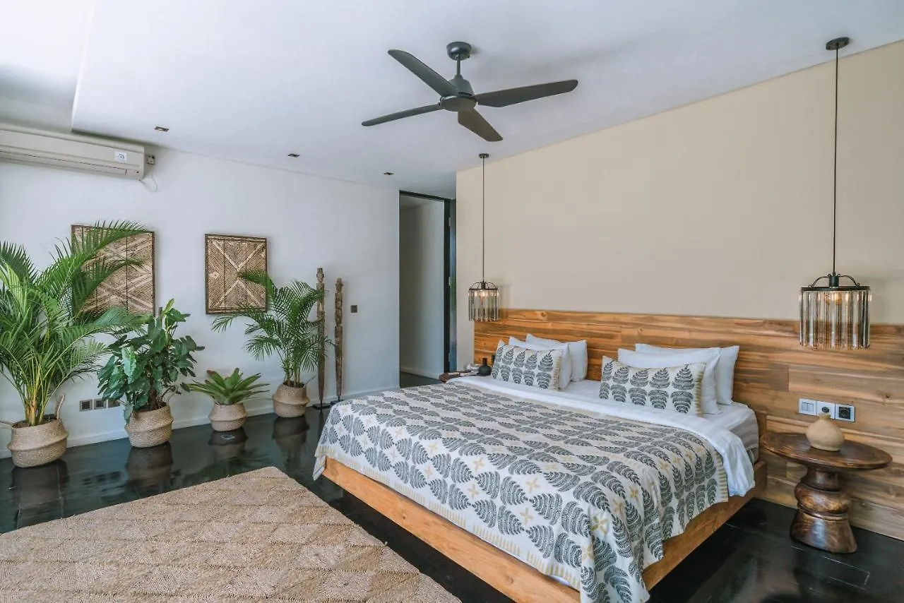 Villa Bull House Amazing 6 Bedrooms Contemporary Villa In Seminyak