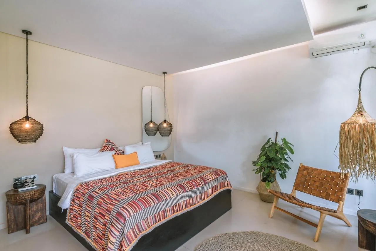 Villa Bull House Amazing 6 Bedrooms Contemporary Villa In Seminyak