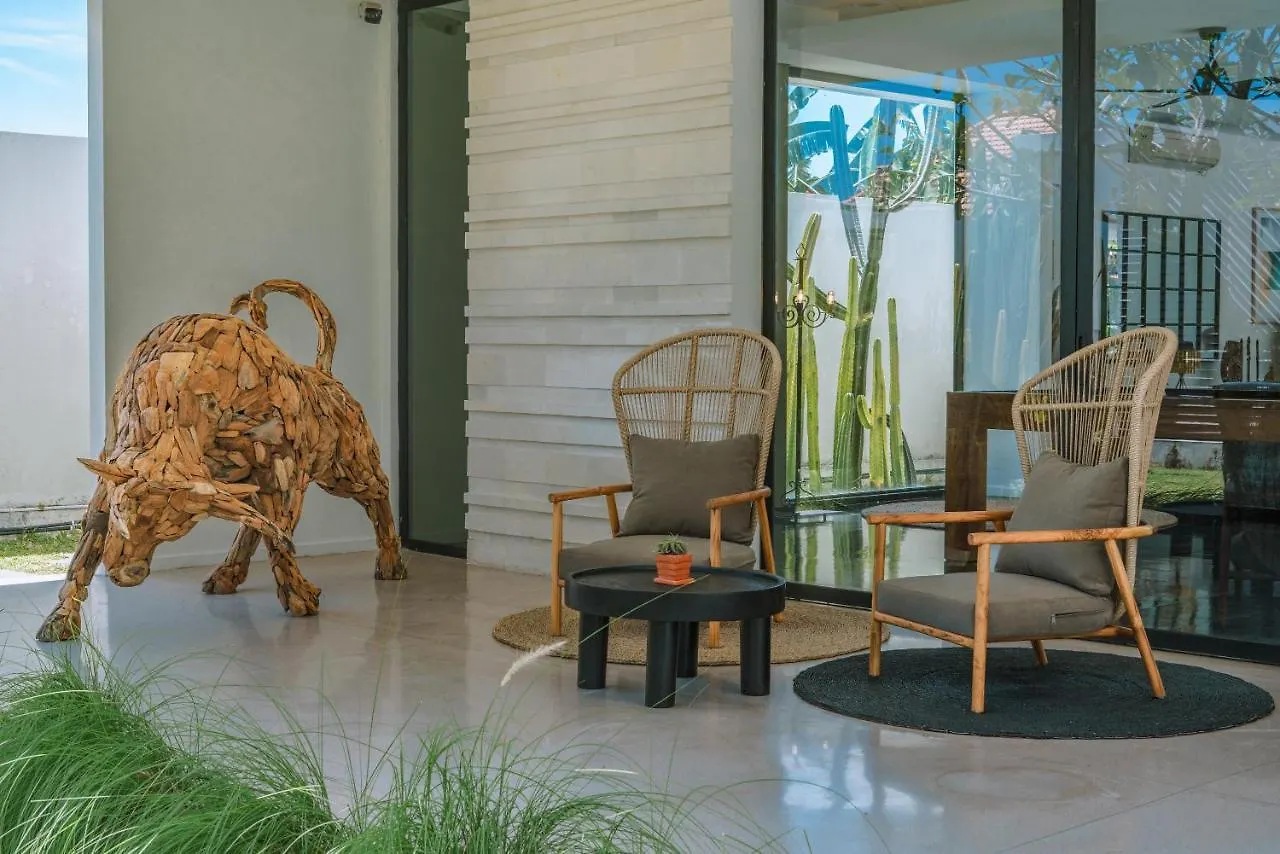 Villa Bull House Amazing 6 Bedrooms Contemporary Villa In Seminyak