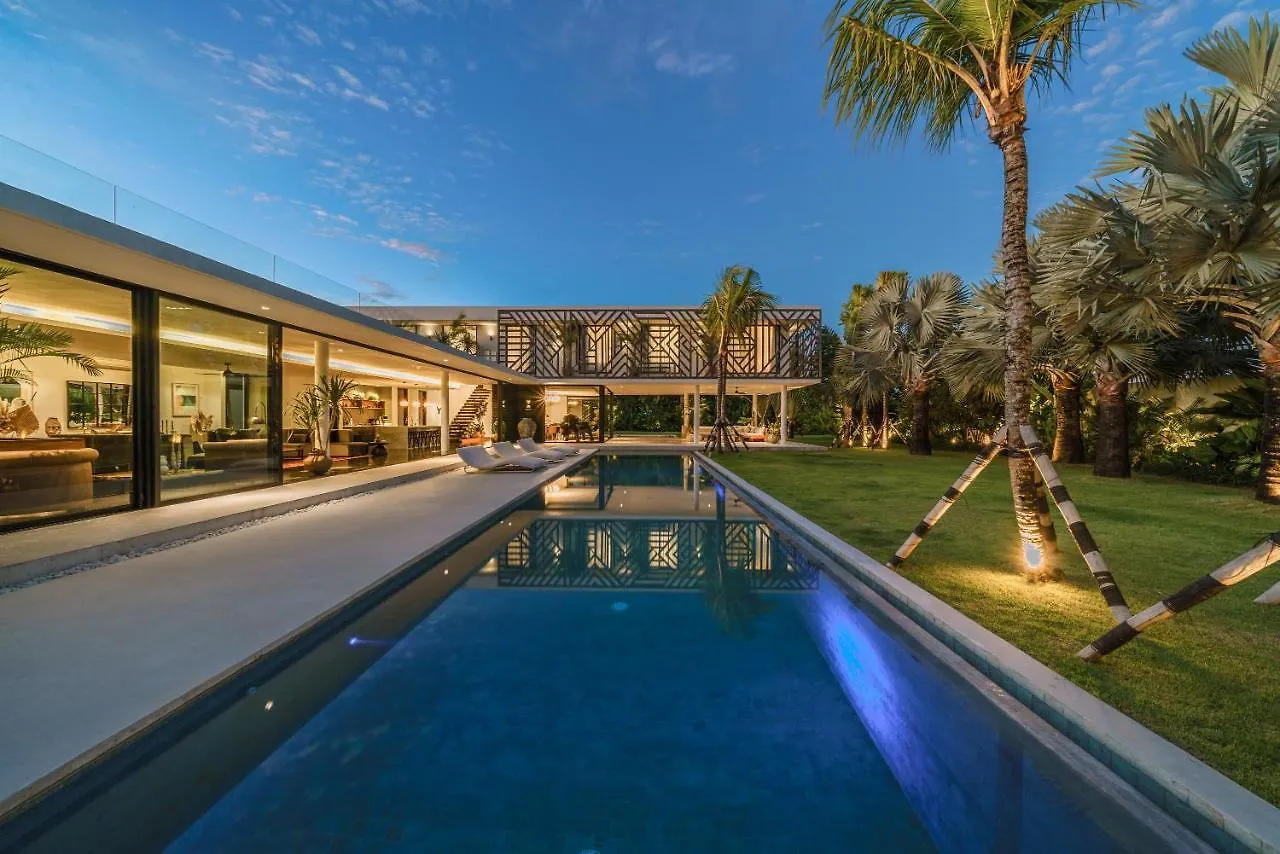 Villa Bull House Amazing 6 Bedrooms Contemporary Villa In Seminyak