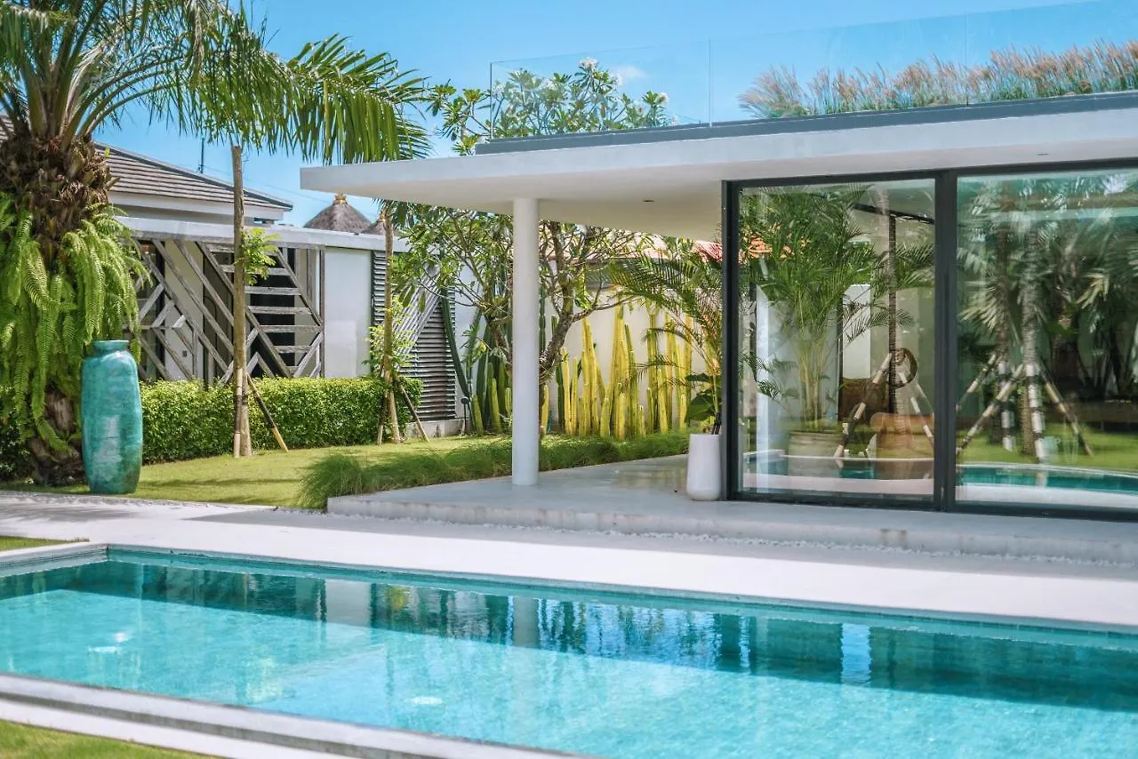 Villa Bull House Amazing 6 Bedrooms Contemporary Villa In Seminyak