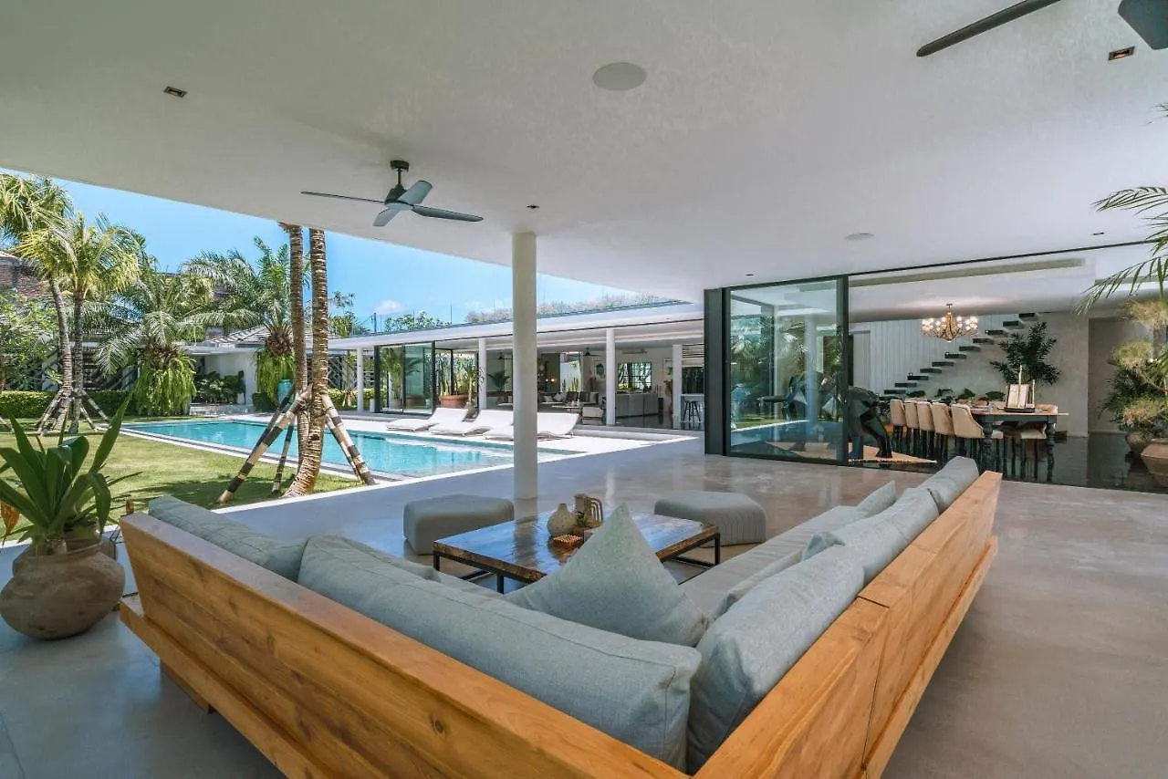 Villa Bull House Amazing 6 Bedrooms Contemporary Villa In Seminyak