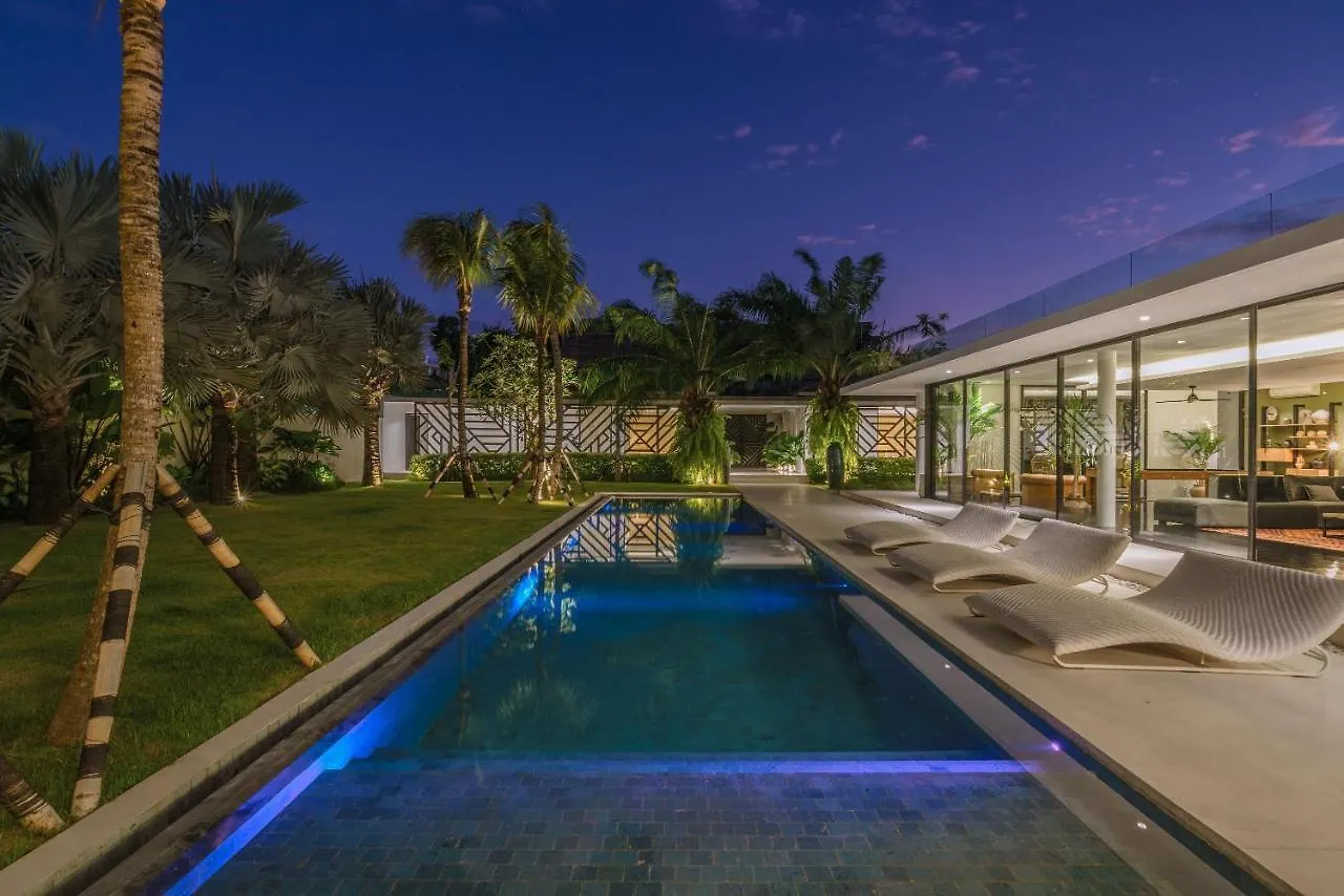Villa Bull House Amazing 6 Bedrooms Contemporary Villa In Seminyak
