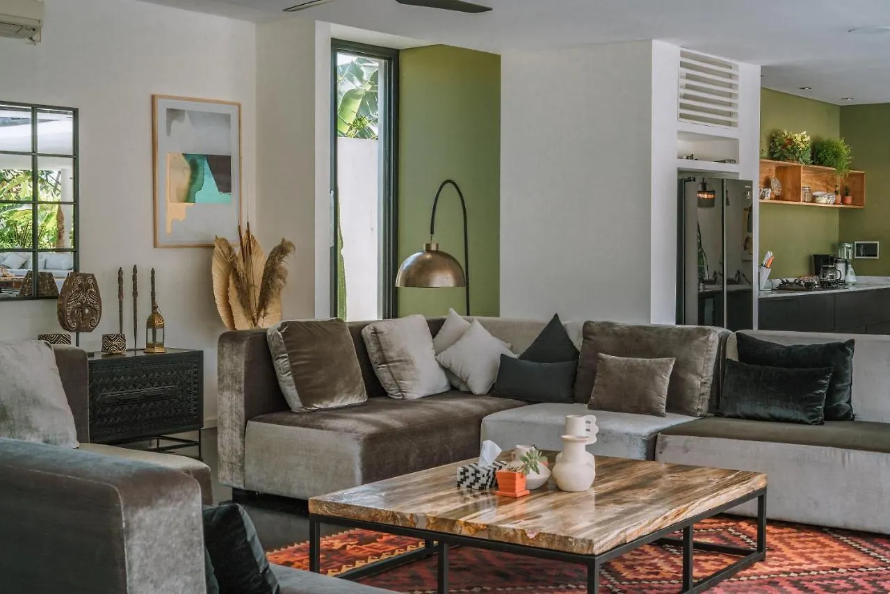 Villa Bull House Amazing 6 Bedrooms Contemporary Villa In Seminyak