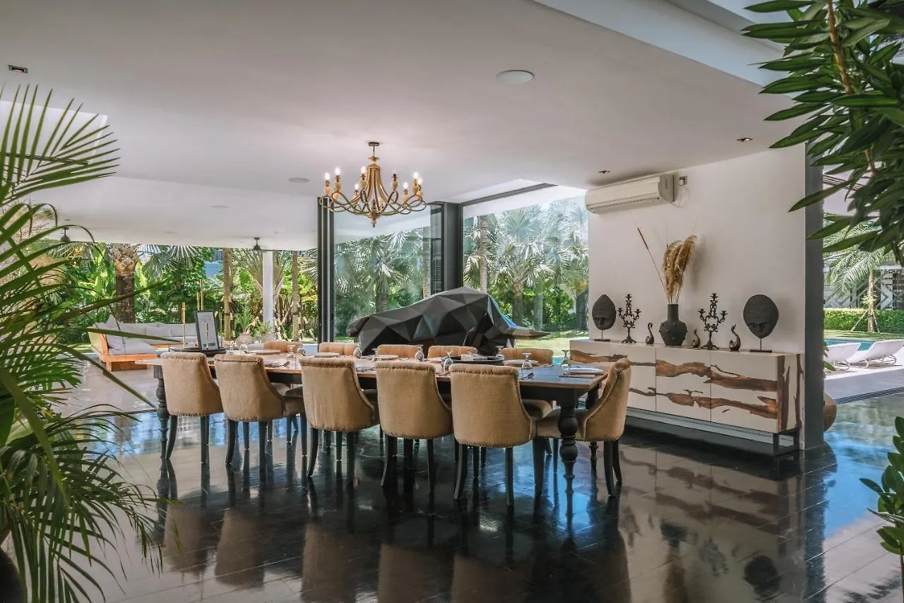 Villa Bull House Amazing 6 Bedrooms Contemporary Villa In Seminyak