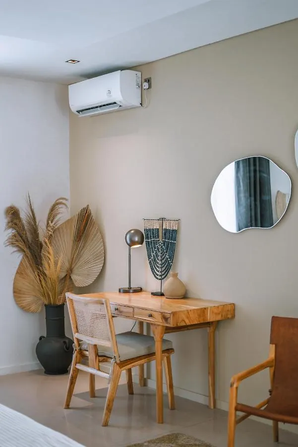 Villa Bull House Amazing 6 Bedrooms Contemporary Villa In Seminyak