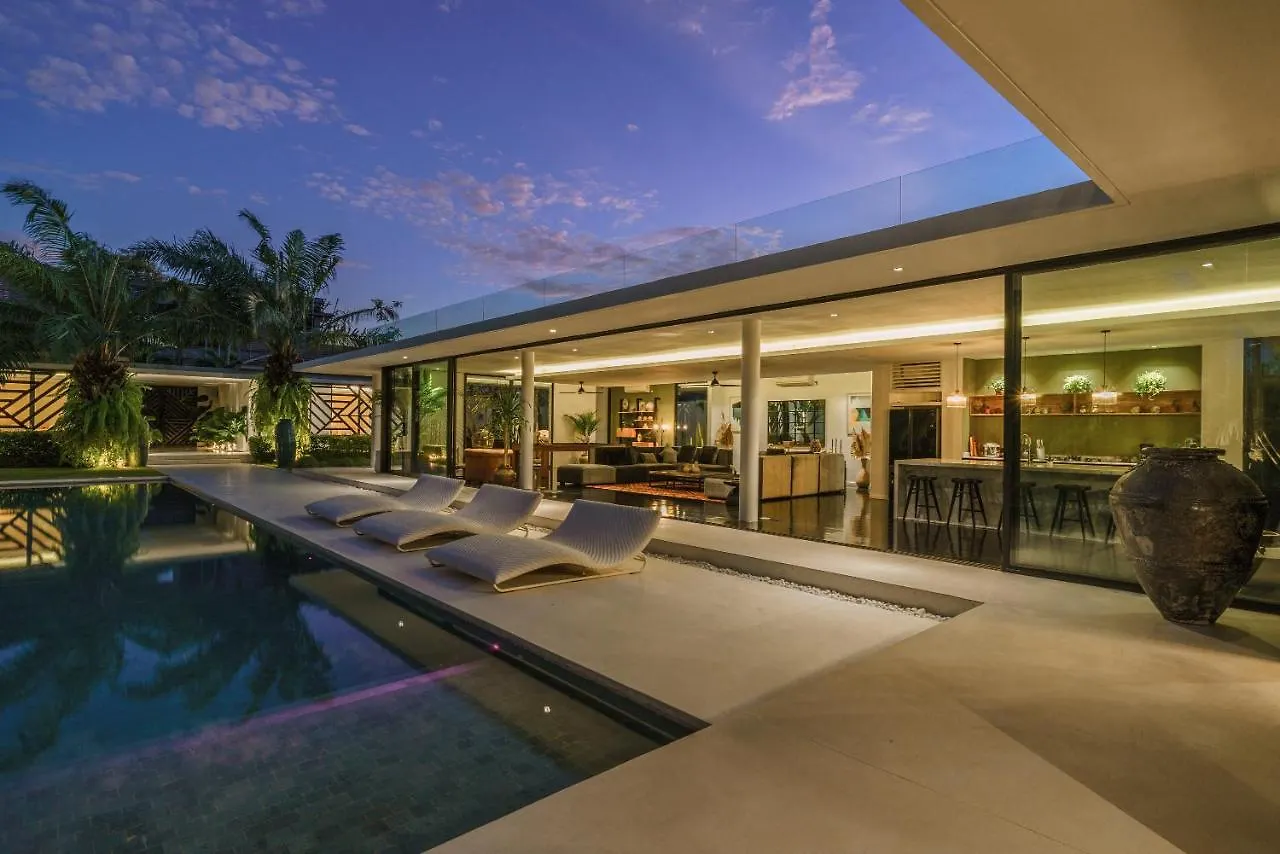 Villa Bull House Amazing 6 Bedrooms Contemporary Villa In Seminyak