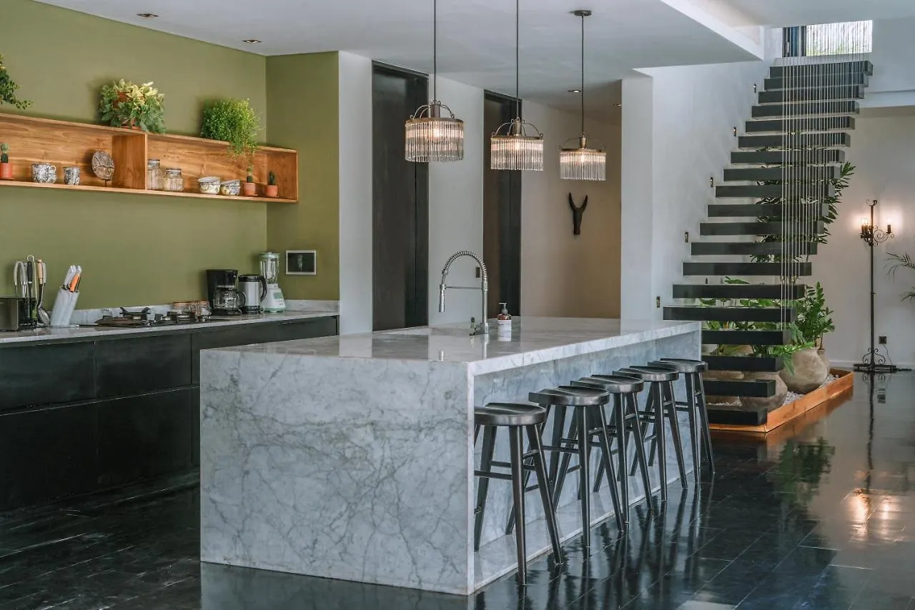 Villa Bull House Amazing 6 Bedrooms Contemporary Villa In Seminyak