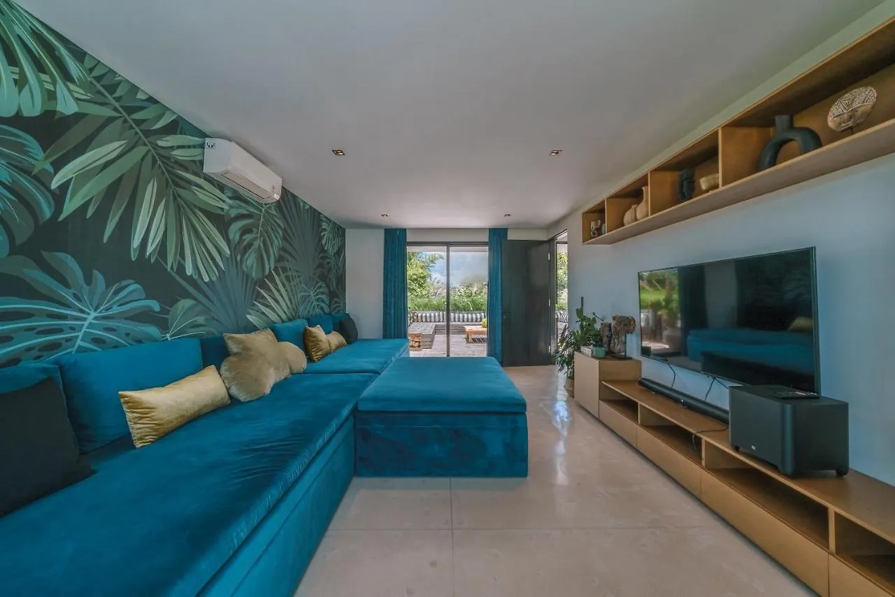 Villa Bull House Amazing 6 Bedrooms Contemporary Villa In Seminyak 0*,  Indonésie